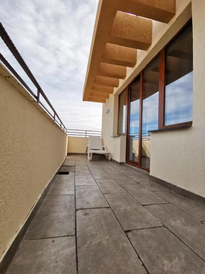 Vip Apartment-Brilliant Apartments Constanta Bagian luar foto