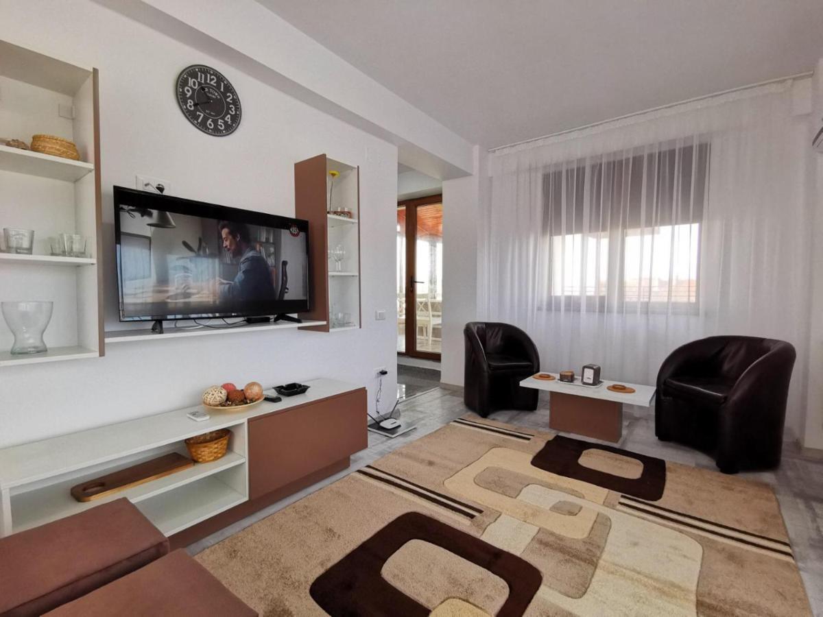 Vip Apartment-Brilliant Apartments Constanta Bagian luar foto